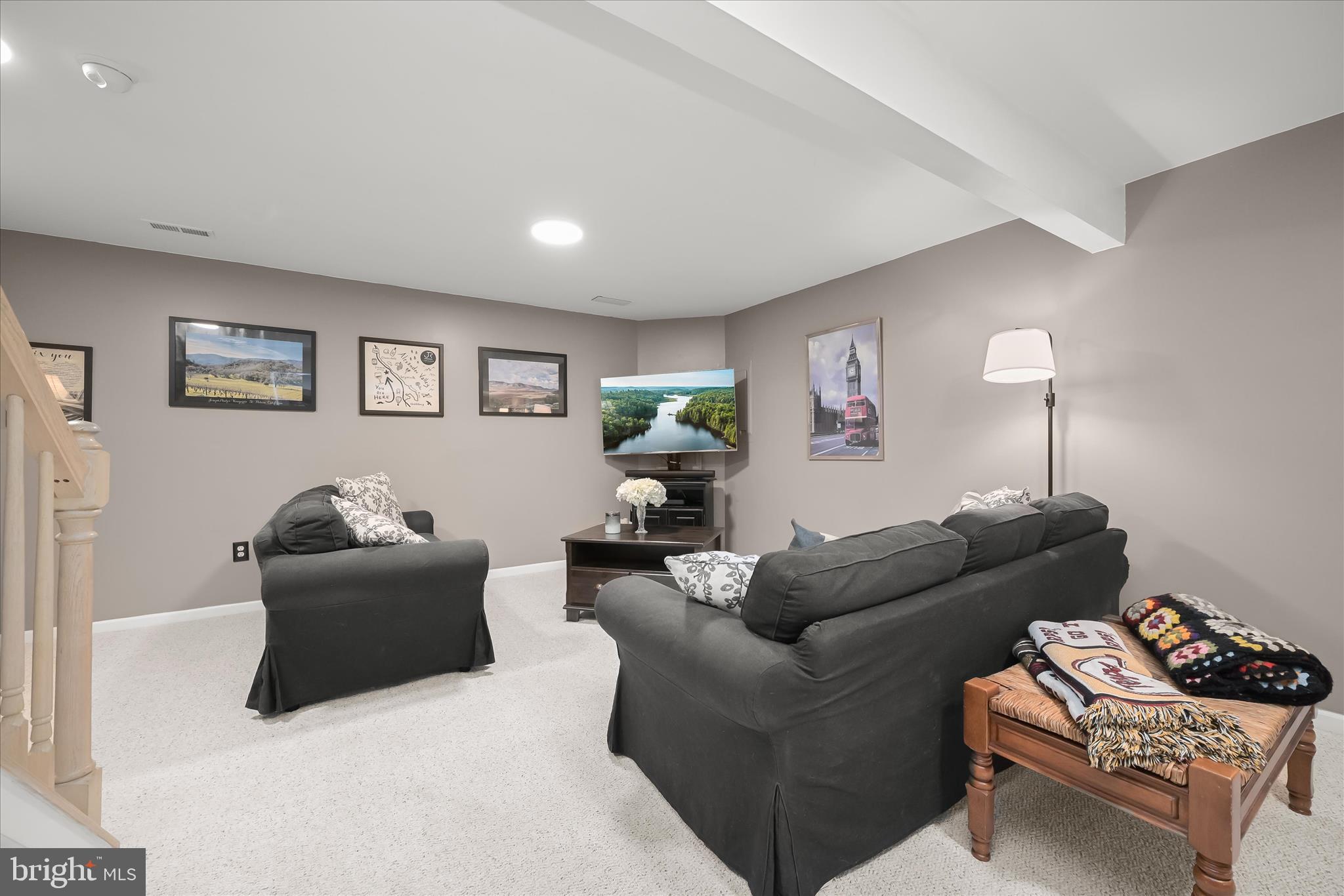 VILLAGE OF RIVER HILL - Residential