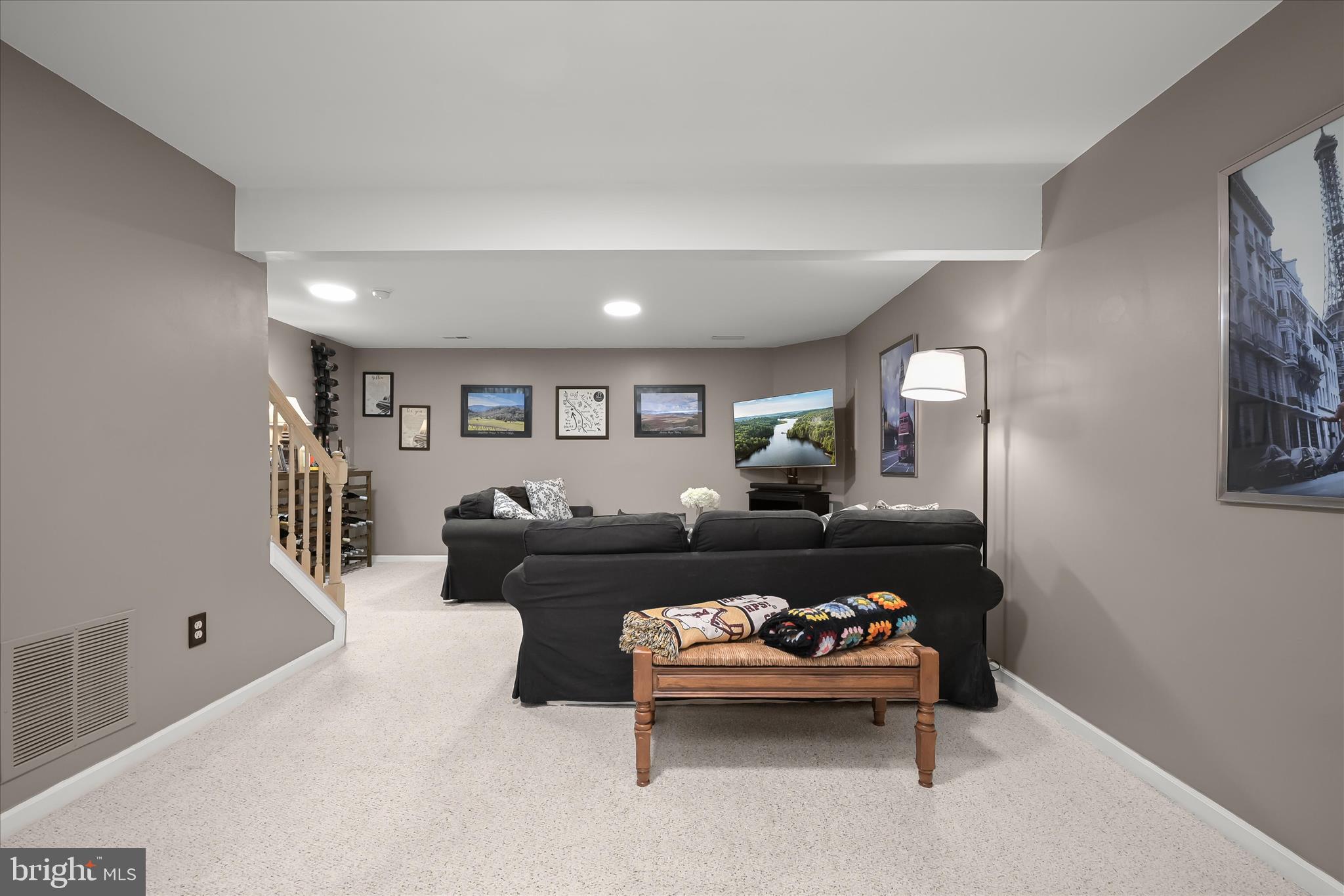 VILLAGE OF RIVER HILL - Residential