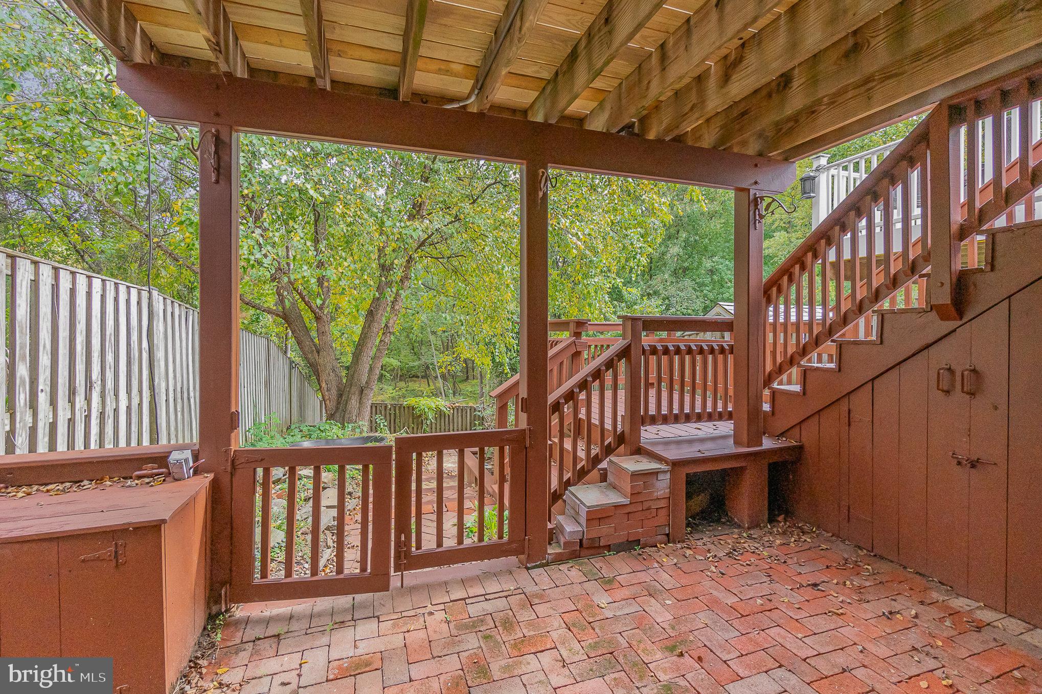 COUNTRY WALK - Residential