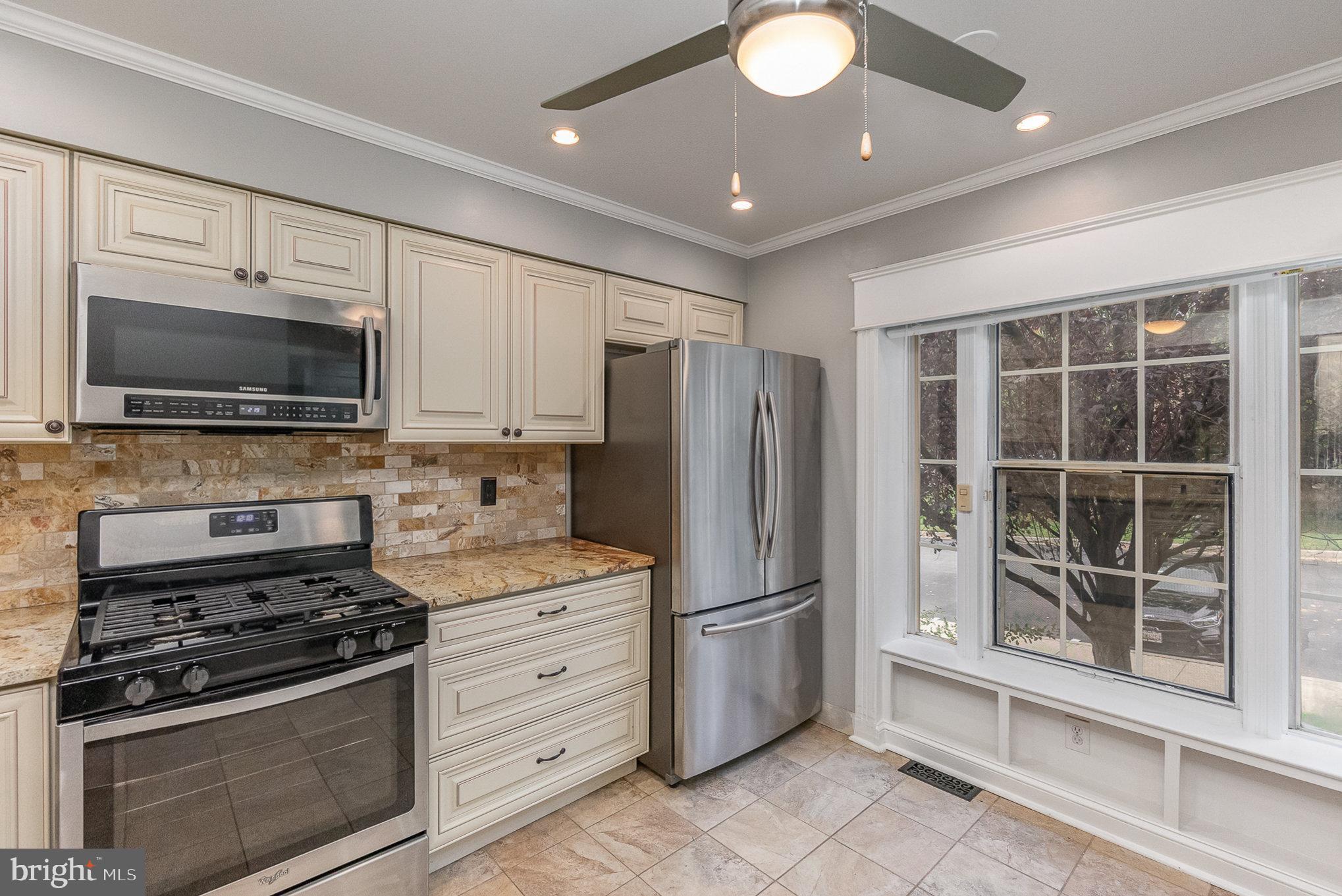 COUNTRY WALK - Residential