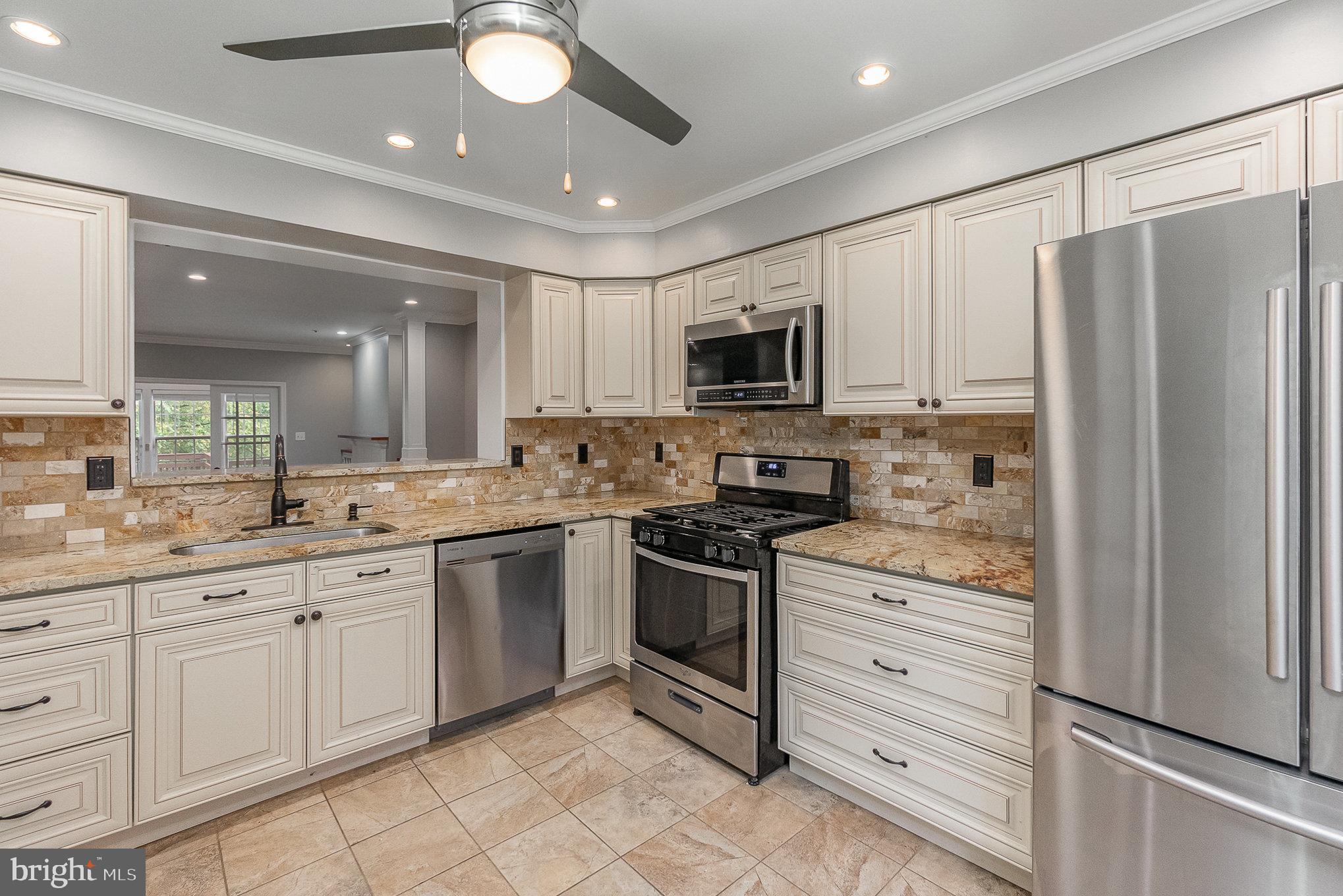 COUNTRY WALK - Residential