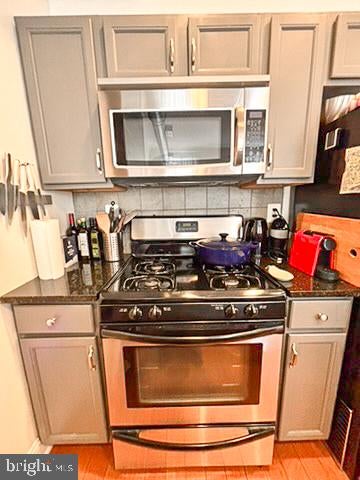 1931 SPRUCE STREET 3A