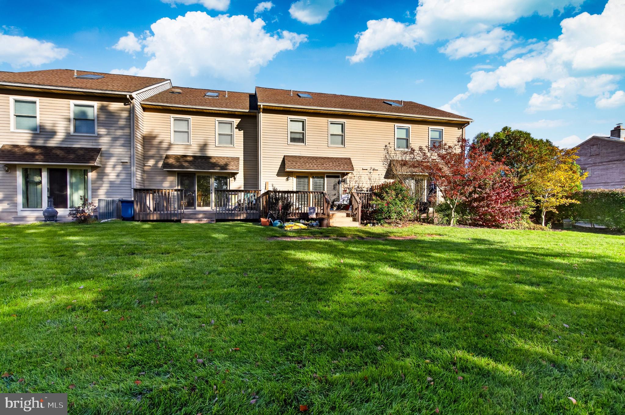 4039 LANTERN LANE