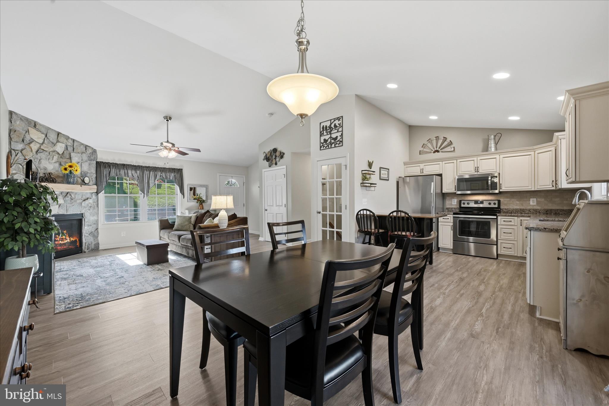 APPLE MT LAKE - Residential