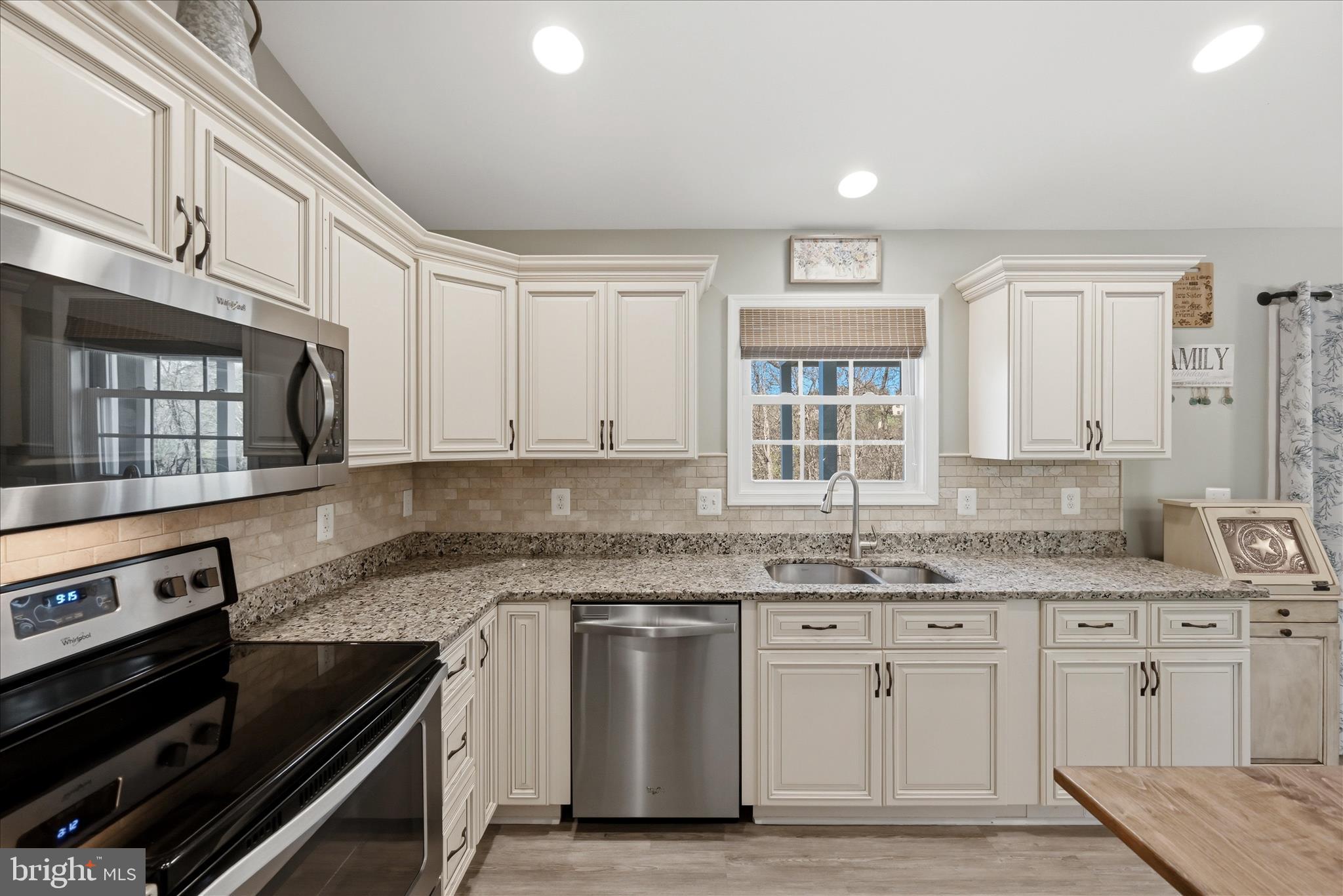 APPLE MT LAKE - Residential