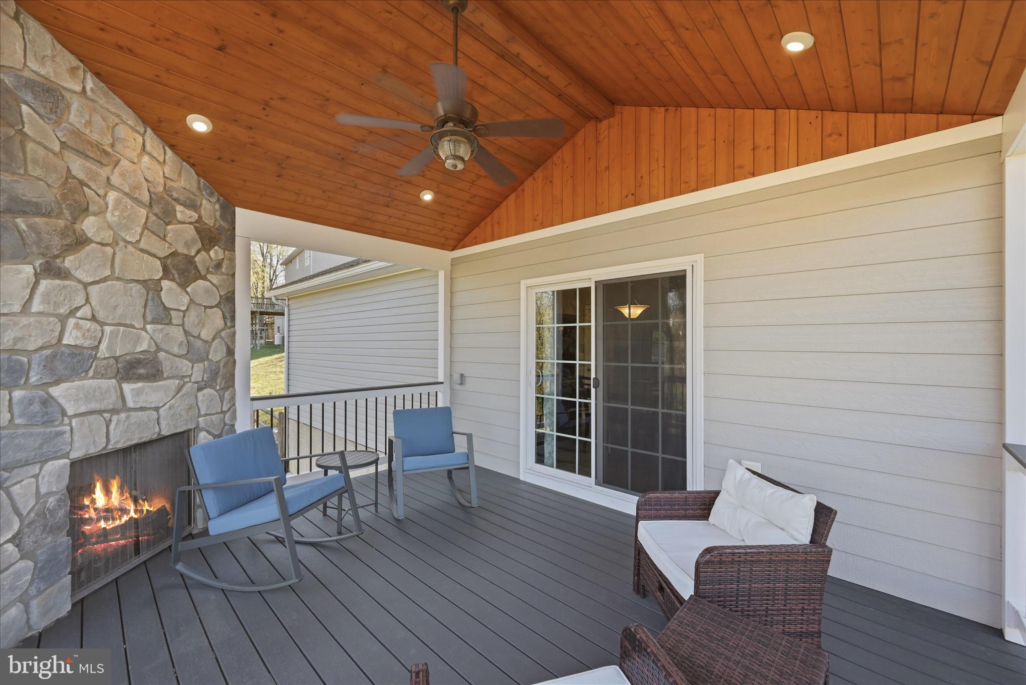 APPLE MT LAKE - Residential