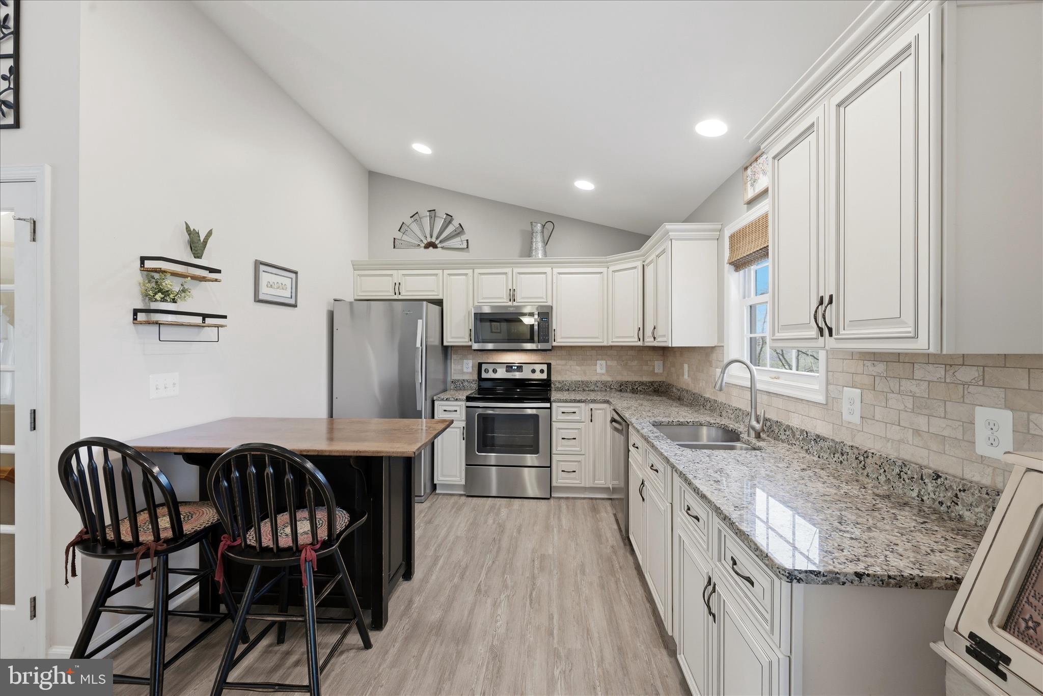 APPLE MT LAKE - Residential