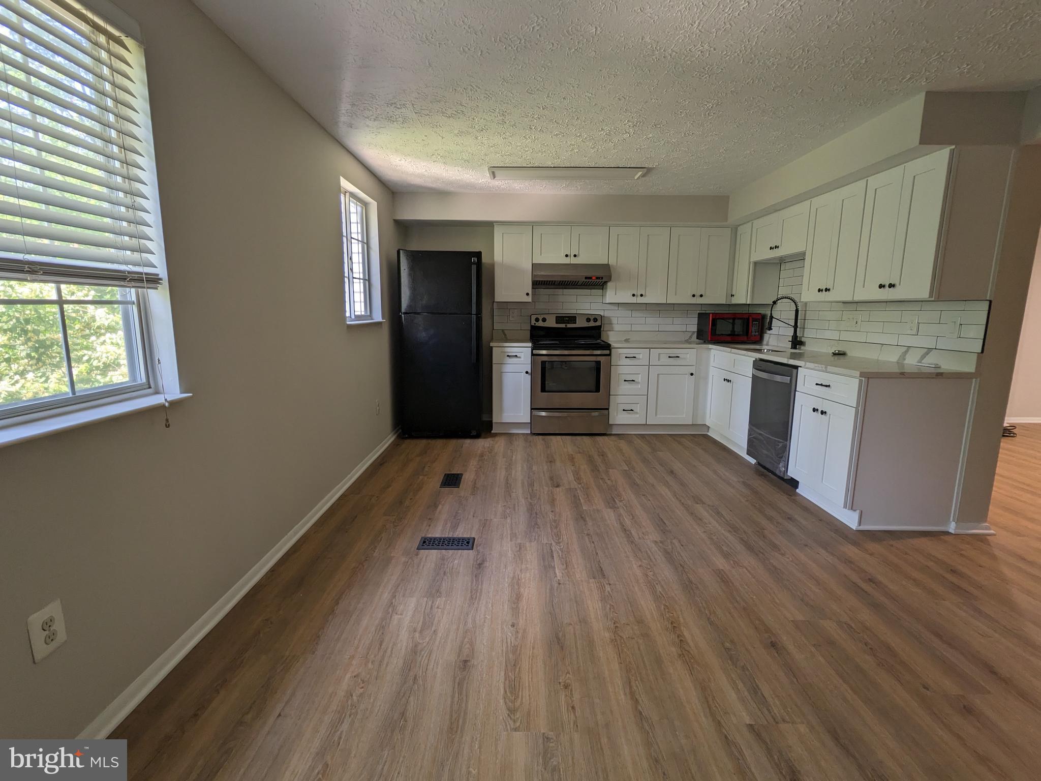 2996 PADDOCK WOOD COURT