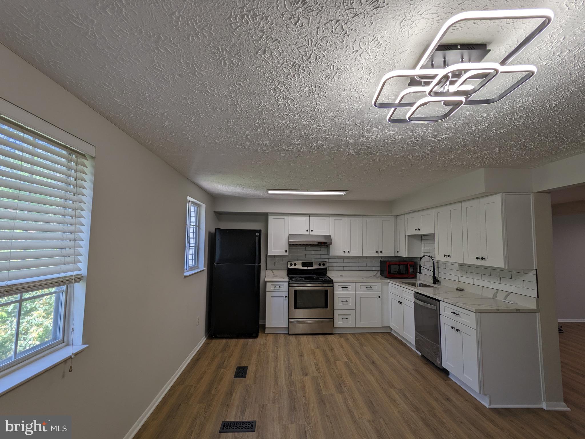 2996 PADDOCK WOOD COURT