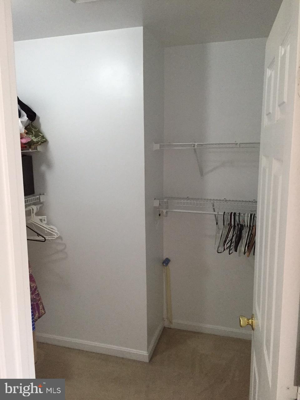 MCNAIR FARMS LANDBAY 11 - Residential Lease