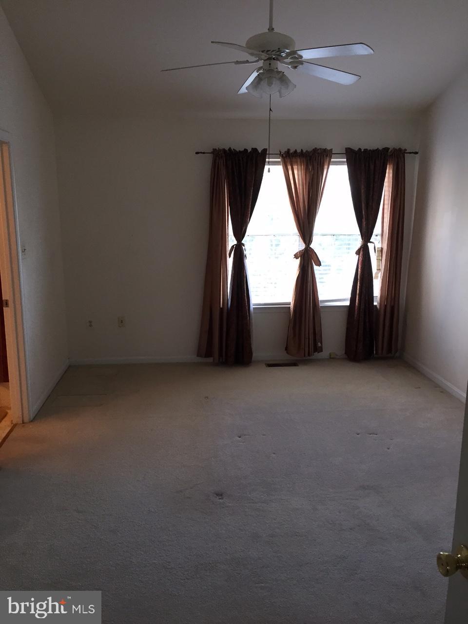 MCNAIR FARMS LANDBAY 11 - Residential Lease