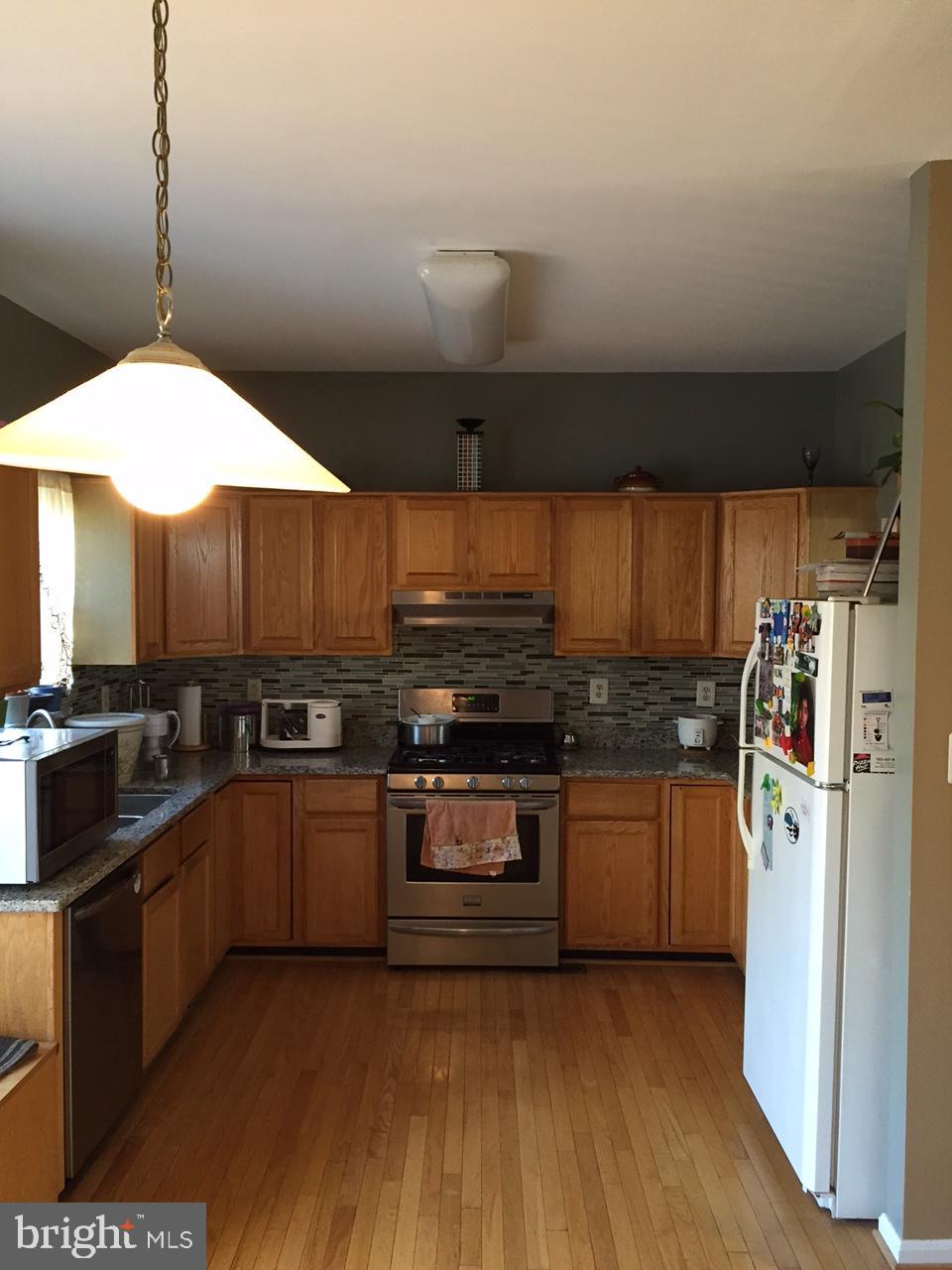 MCNAIR FARMS LANDBAY 11 - Residential Lease