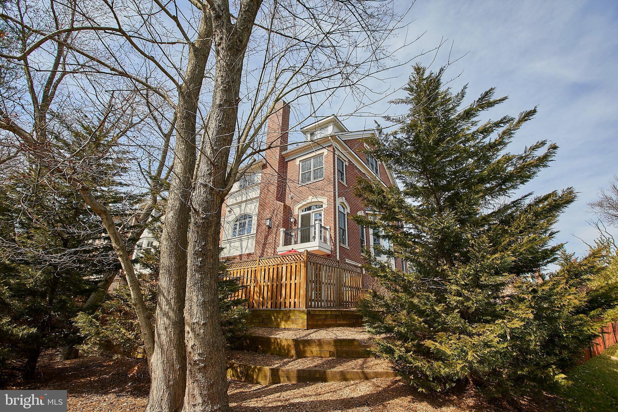 MCLEAN COVE - Residential Lease