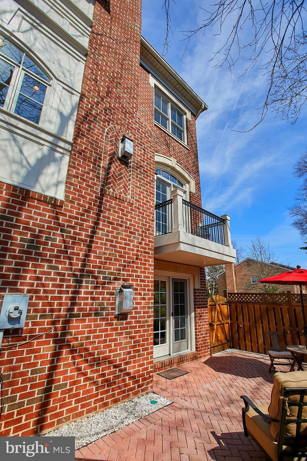 MCLEAN COVE - Residential Lease