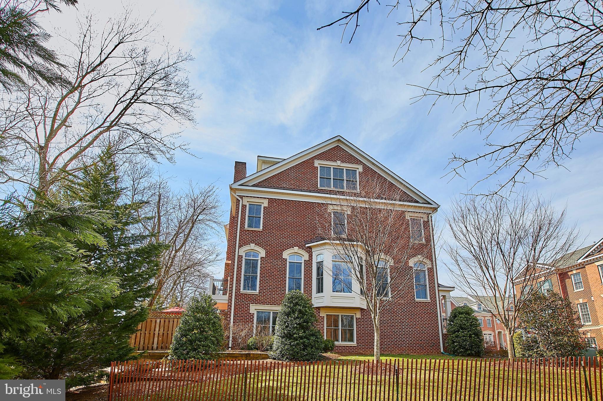 MCLEAN COVE - Residential Lease