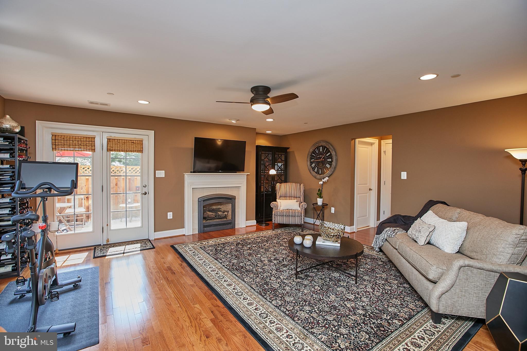 MCLEAN COVE - Residential Lease