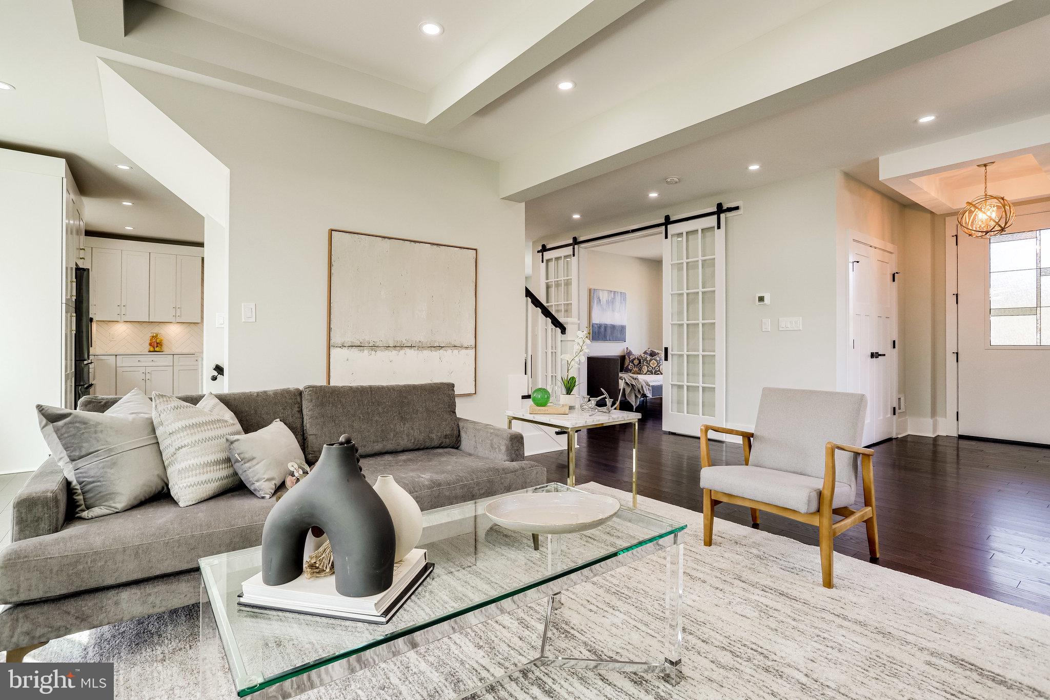 MADISON MANOR - Residential