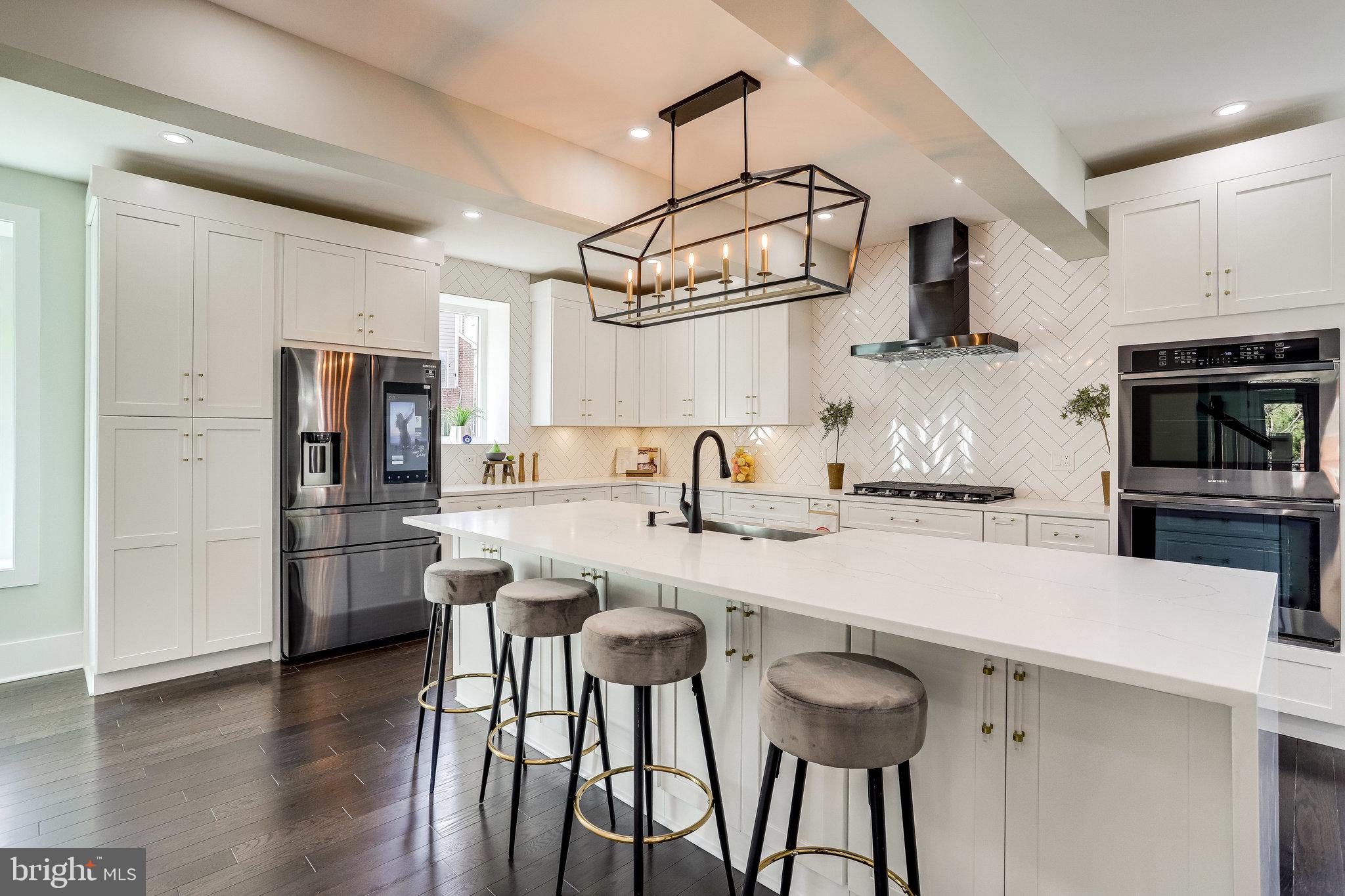 MADISON MANOR - Residential