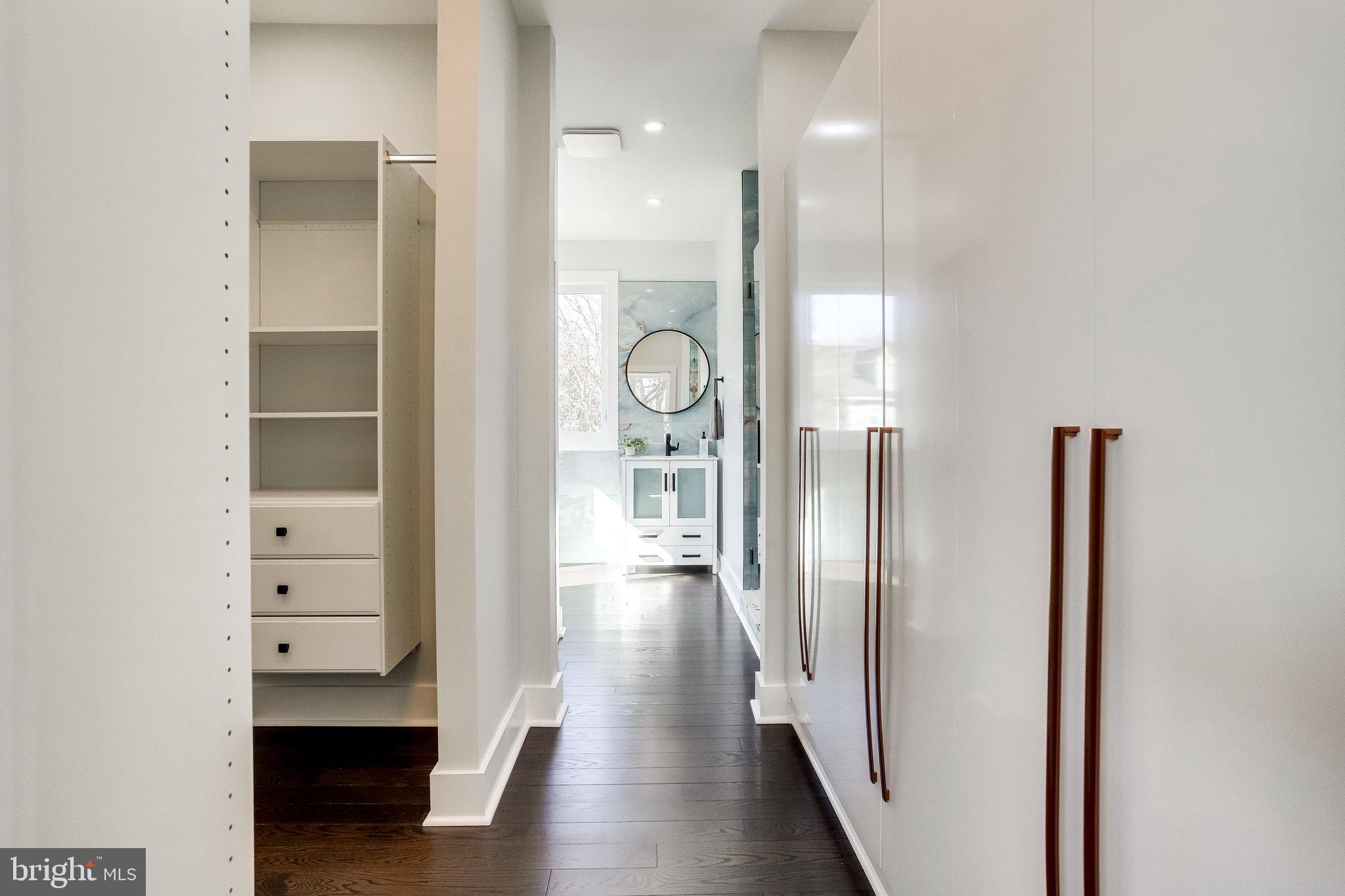 MADISON MANOR - Residential