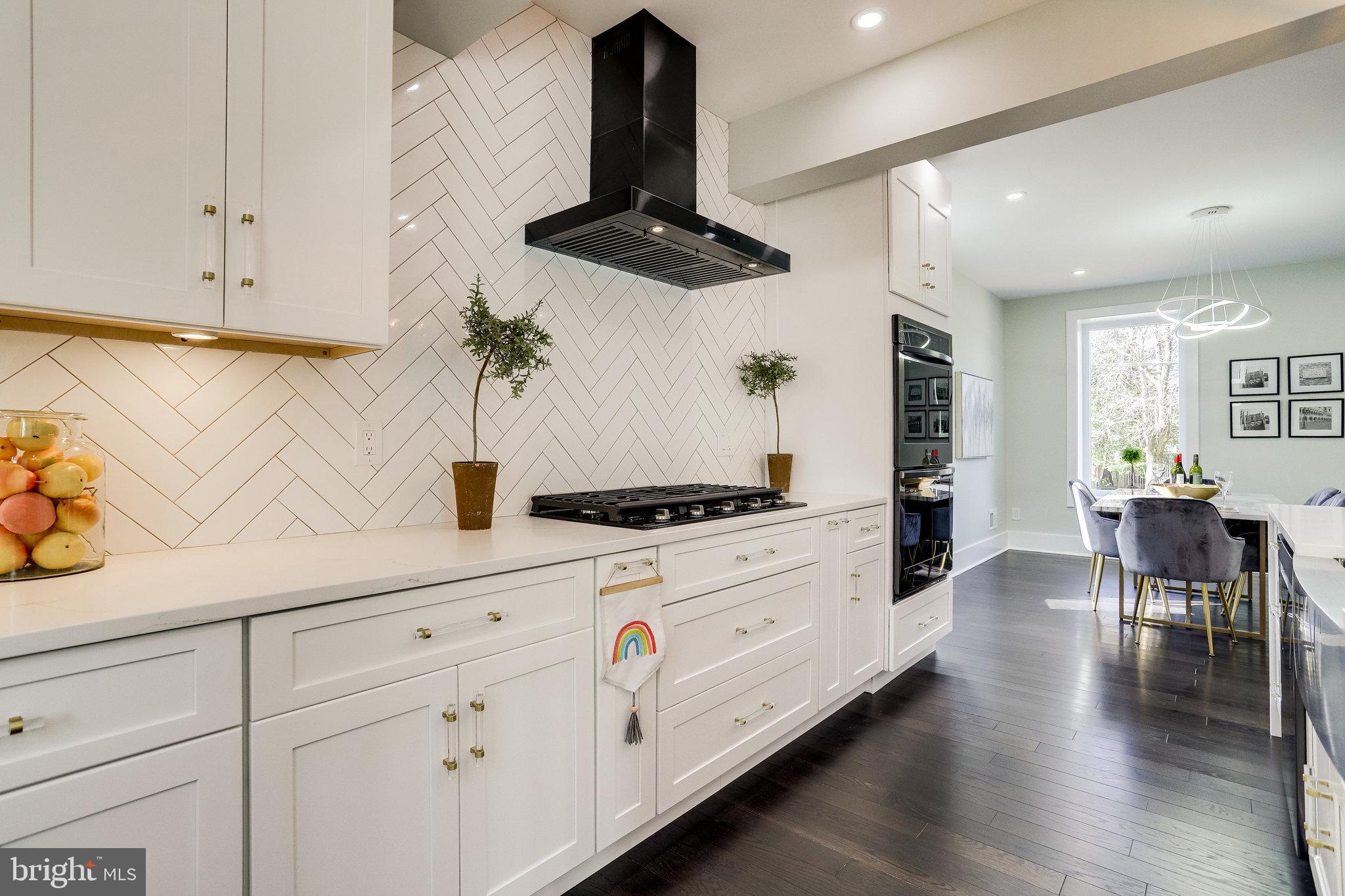 MADISON MANOR - Residential