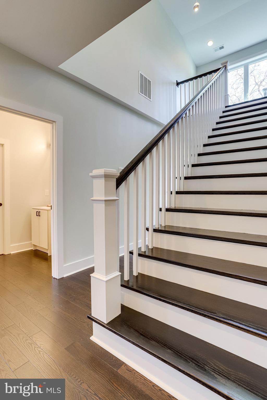 MADISON MANOR - Residential