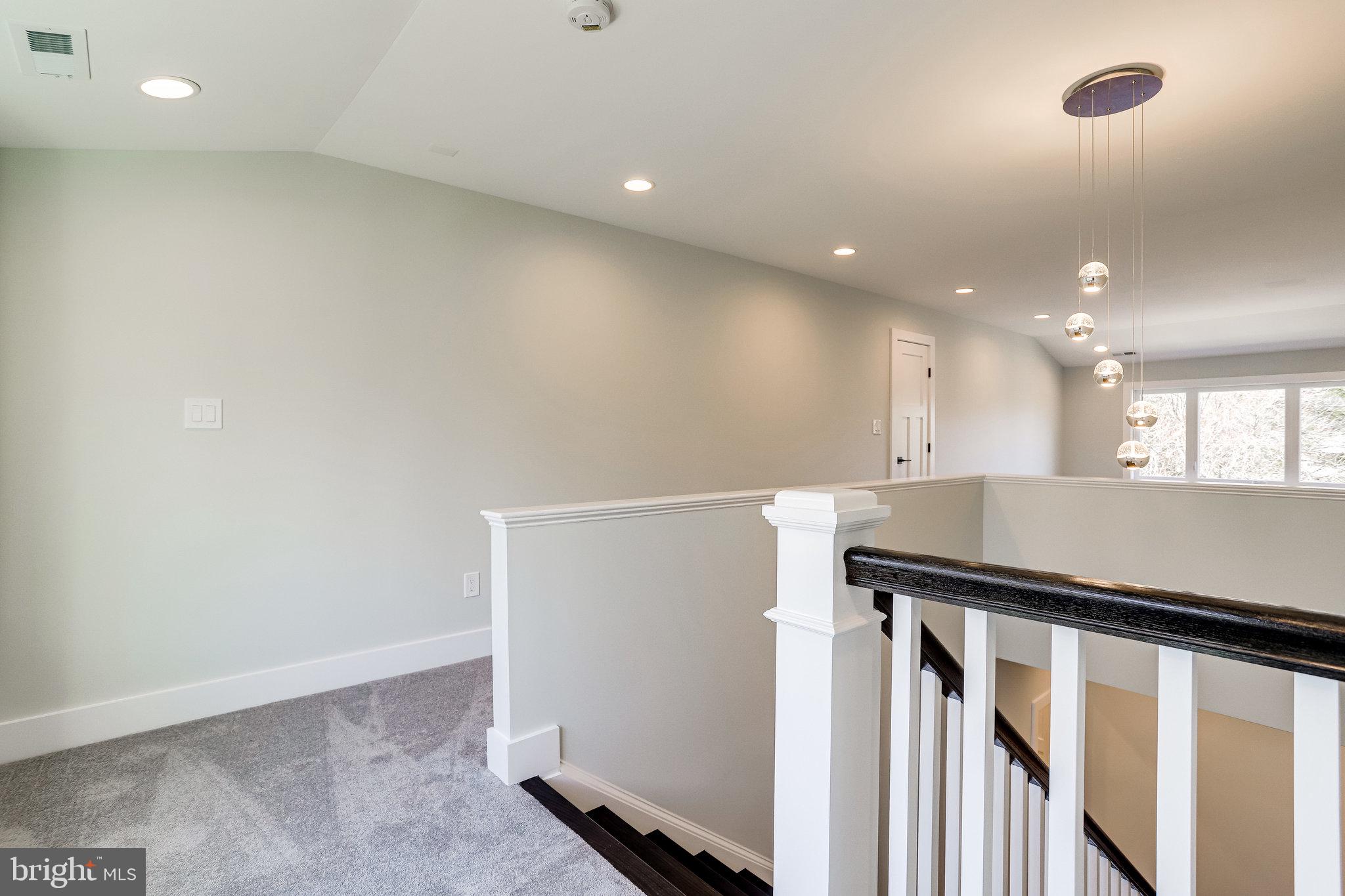 MADISON MANOR - Residential