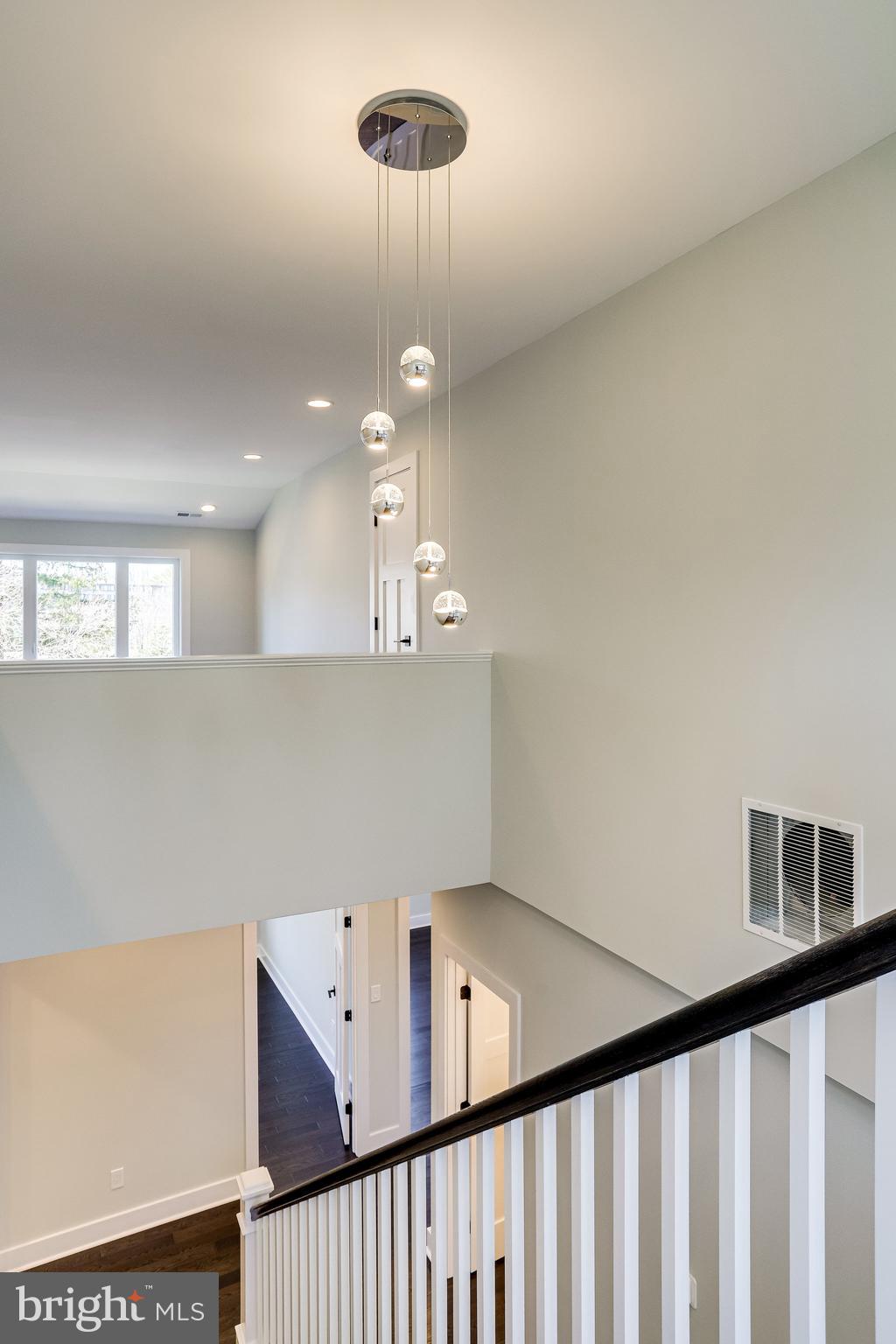 MADISON MANOR - Residential