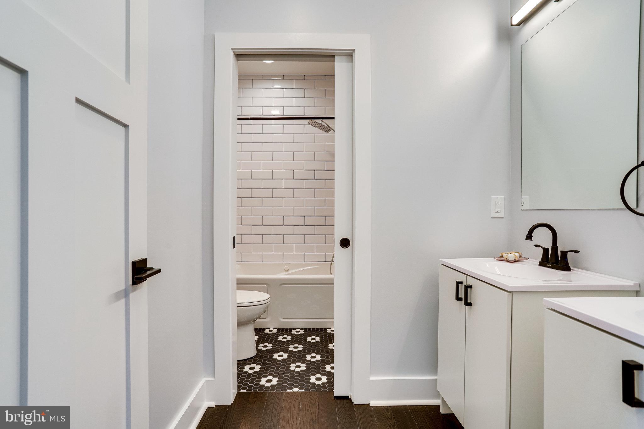 MADISON MANOR - Residential