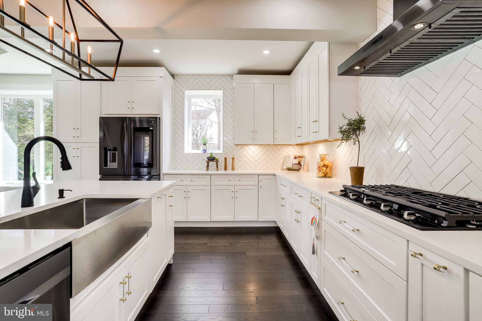 MADISON MANOR - Residential