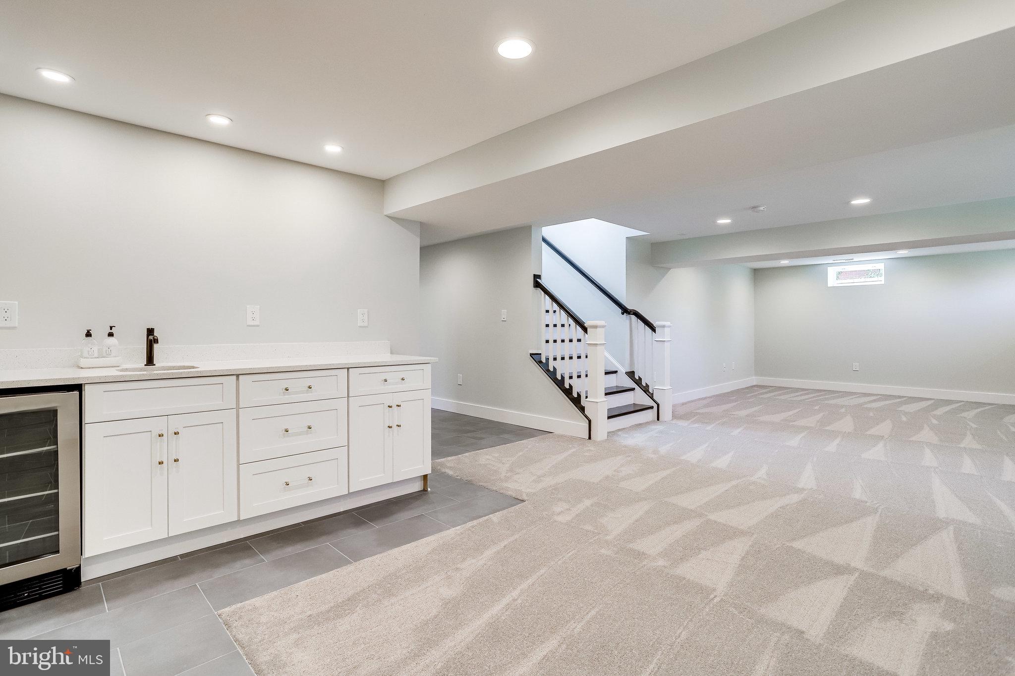 MADISON MANOR - Residential