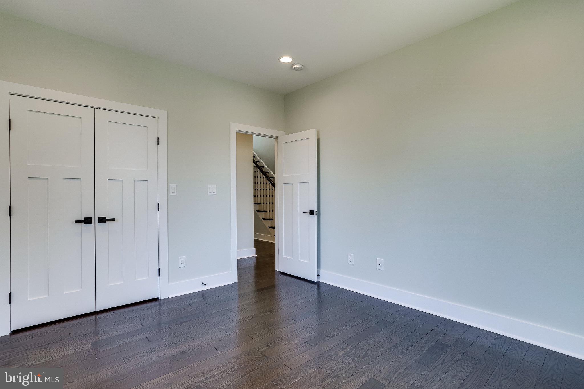 MADISON MANOR - Residential