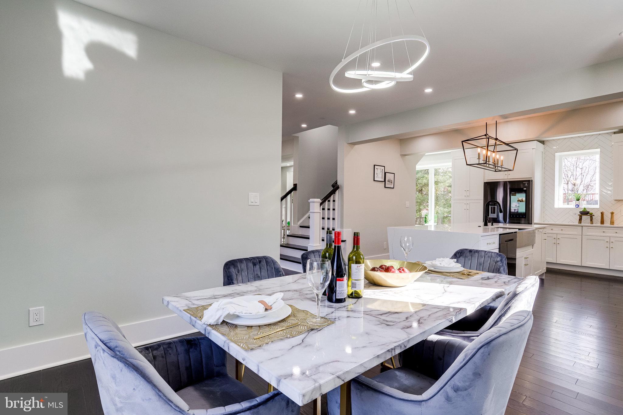 MADISON MANOR - Residential