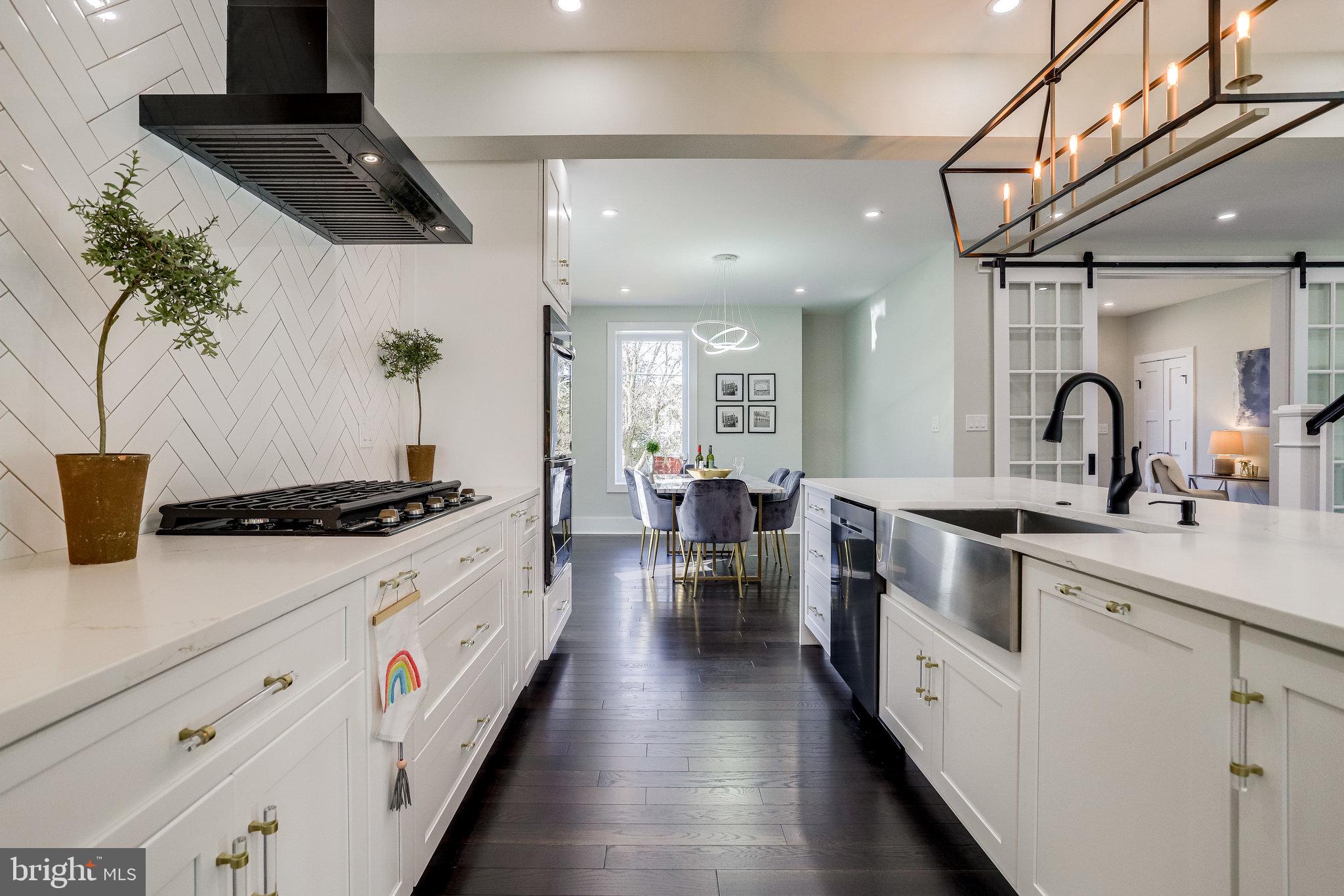 MADISON MANOR - Residential