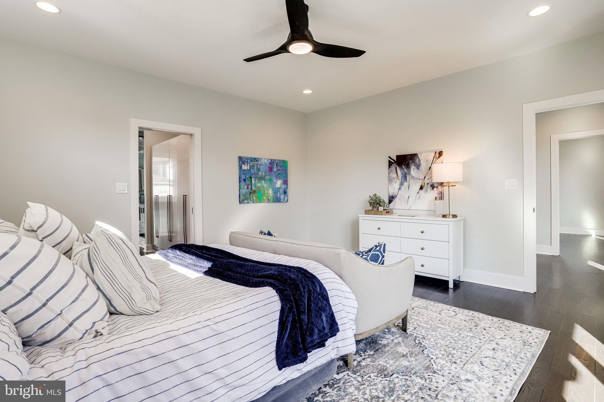 MADISON MANOR - Residential