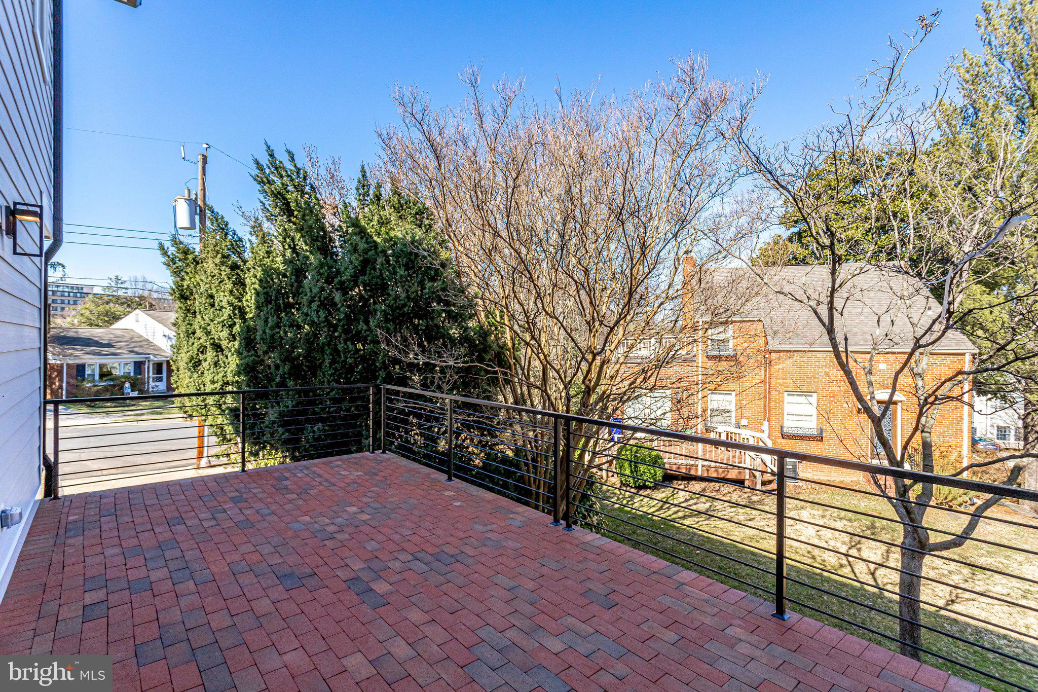 MADISON MANOR - Residential