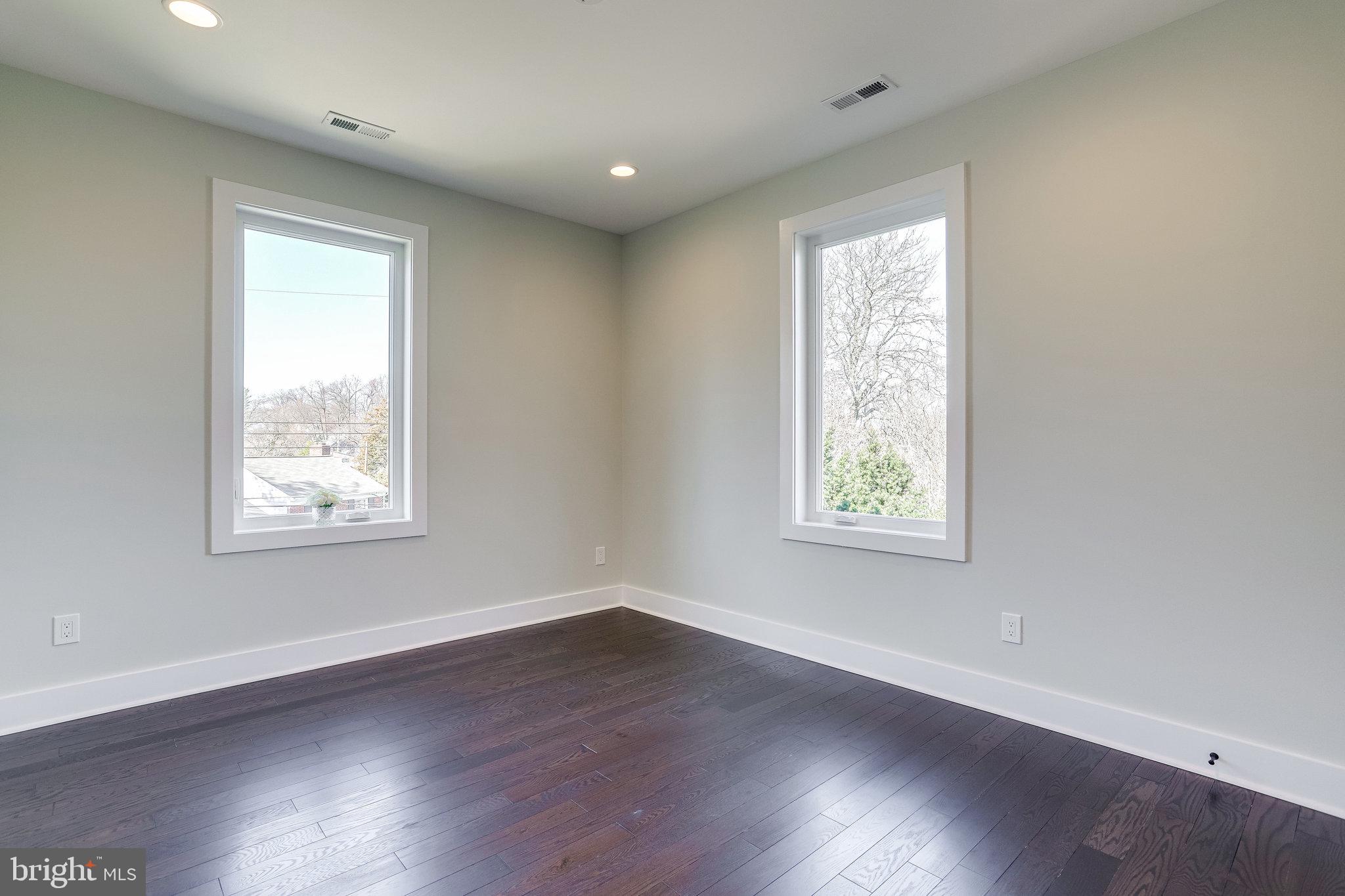 MADISON MANOR - Residential