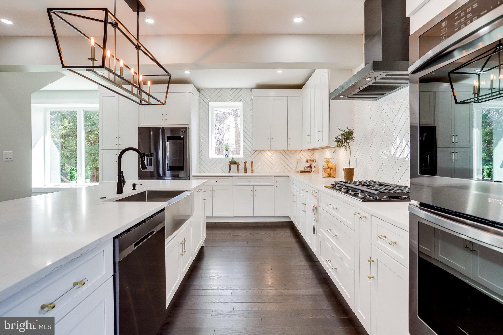 MADISON MANOR - Residential