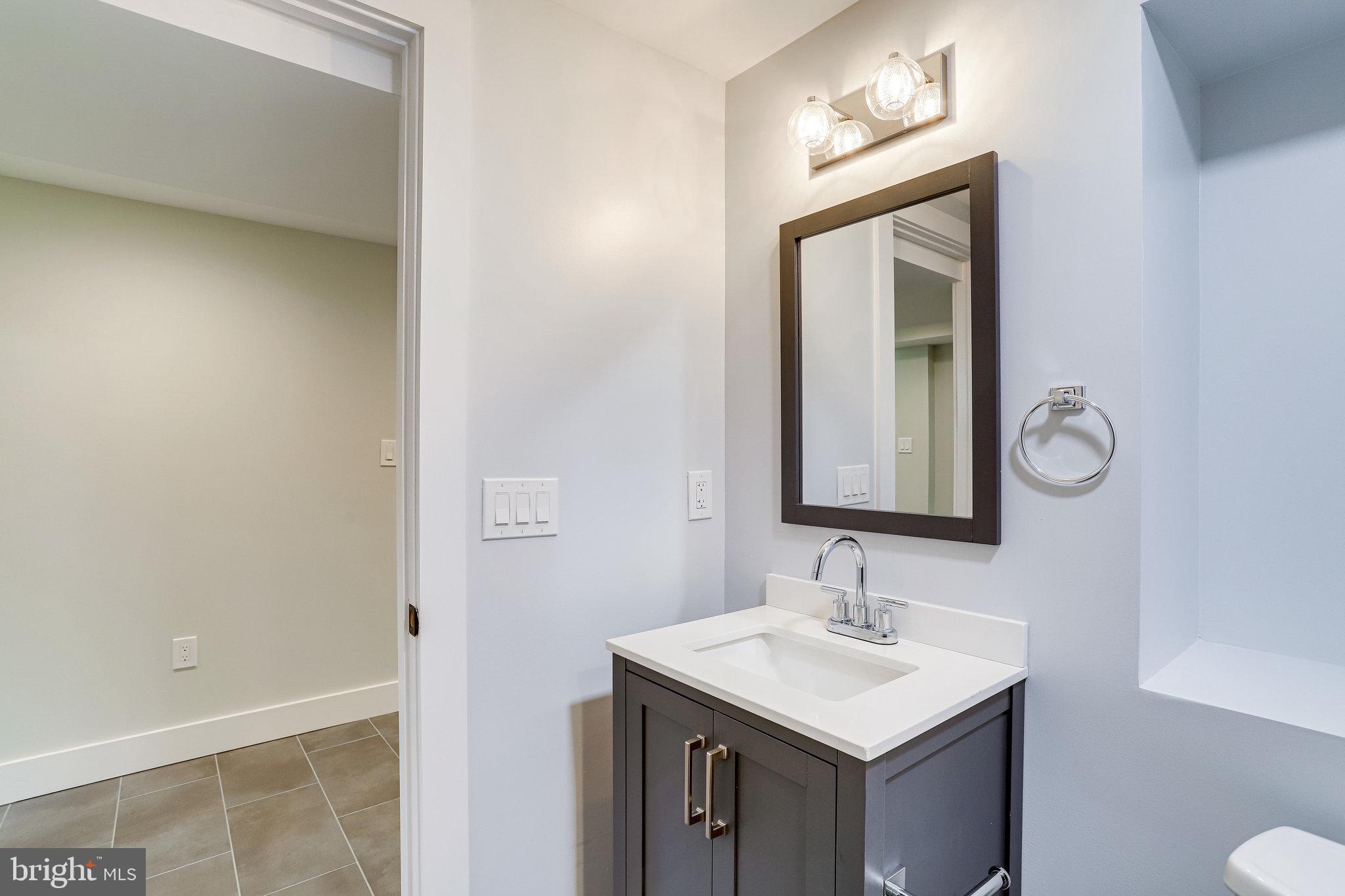 MADISON MANOR - Residential