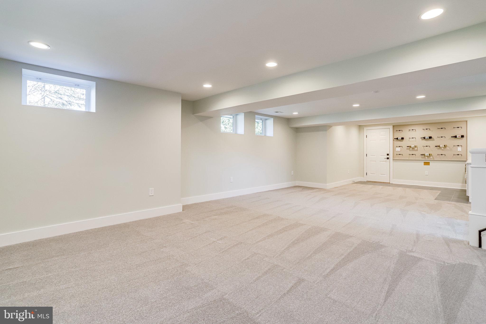 MADISON MANOR - Residential