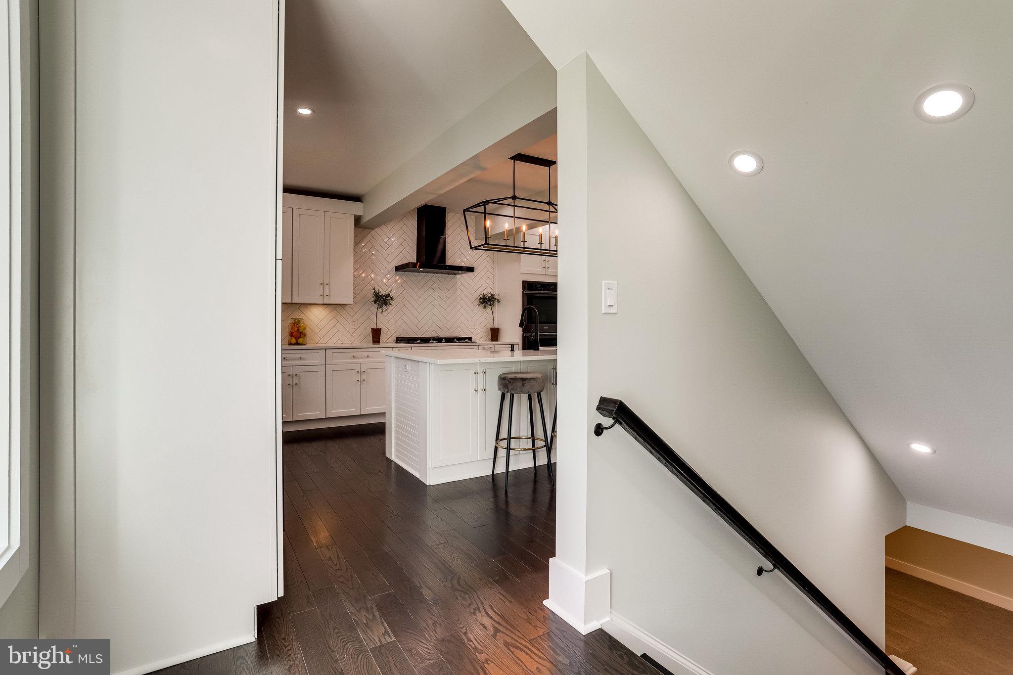 MADISON MANOR - Residential