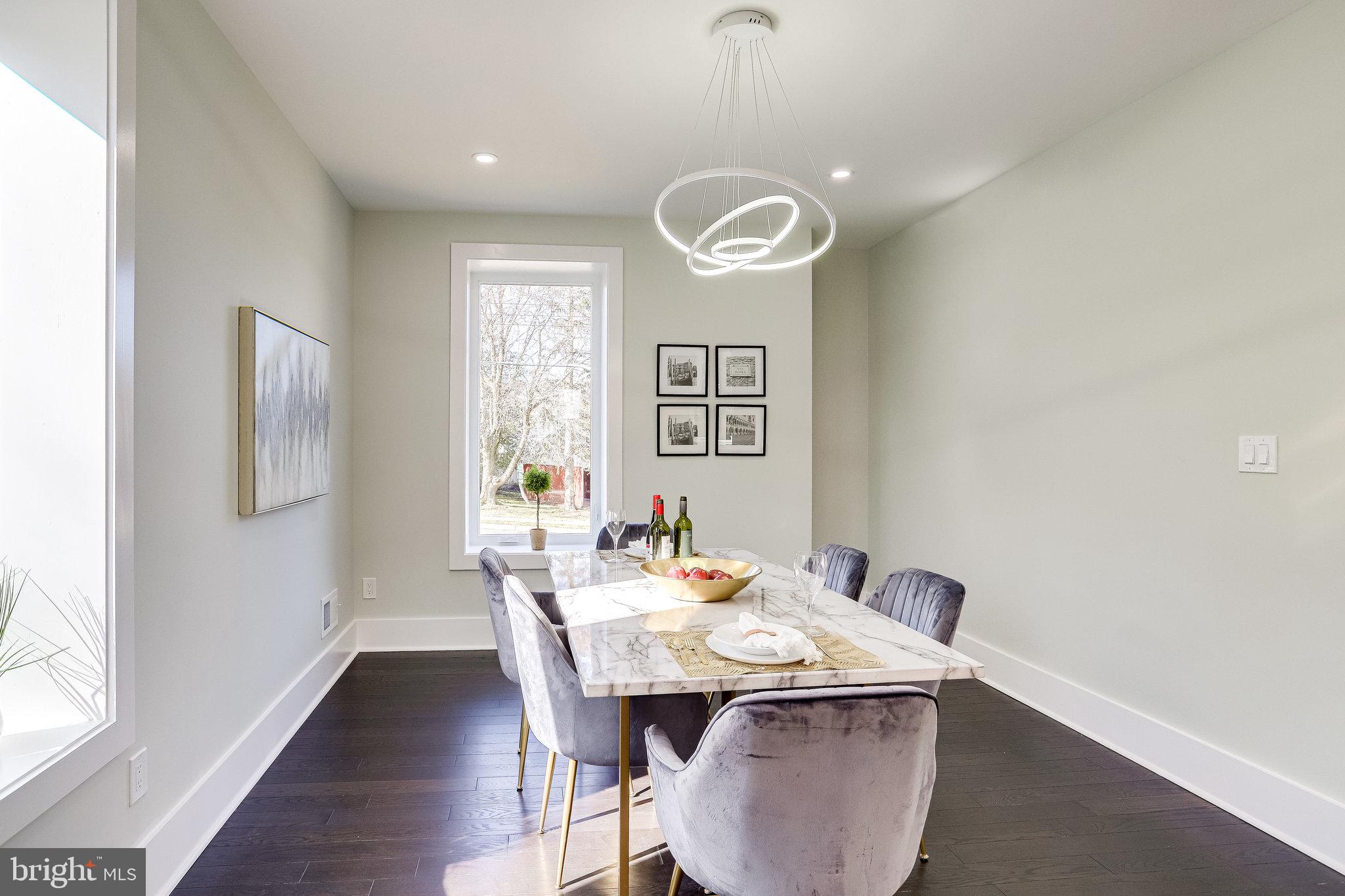 MADISON MANOR - Residential