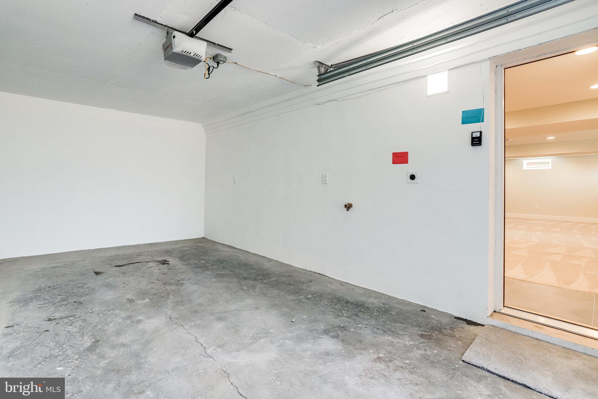 MADISON MANOR - Residential