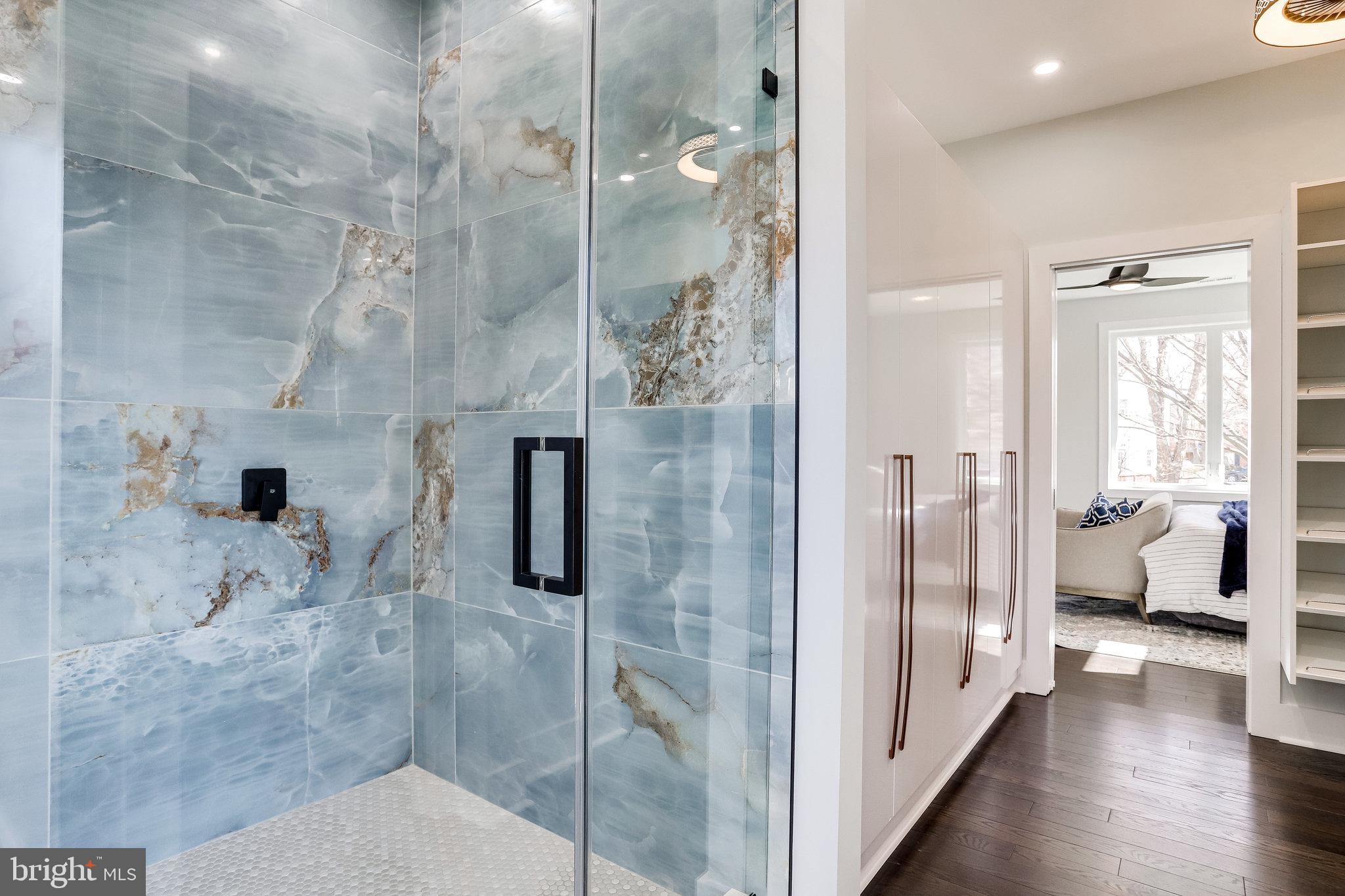 MADISON MANOR - Residential