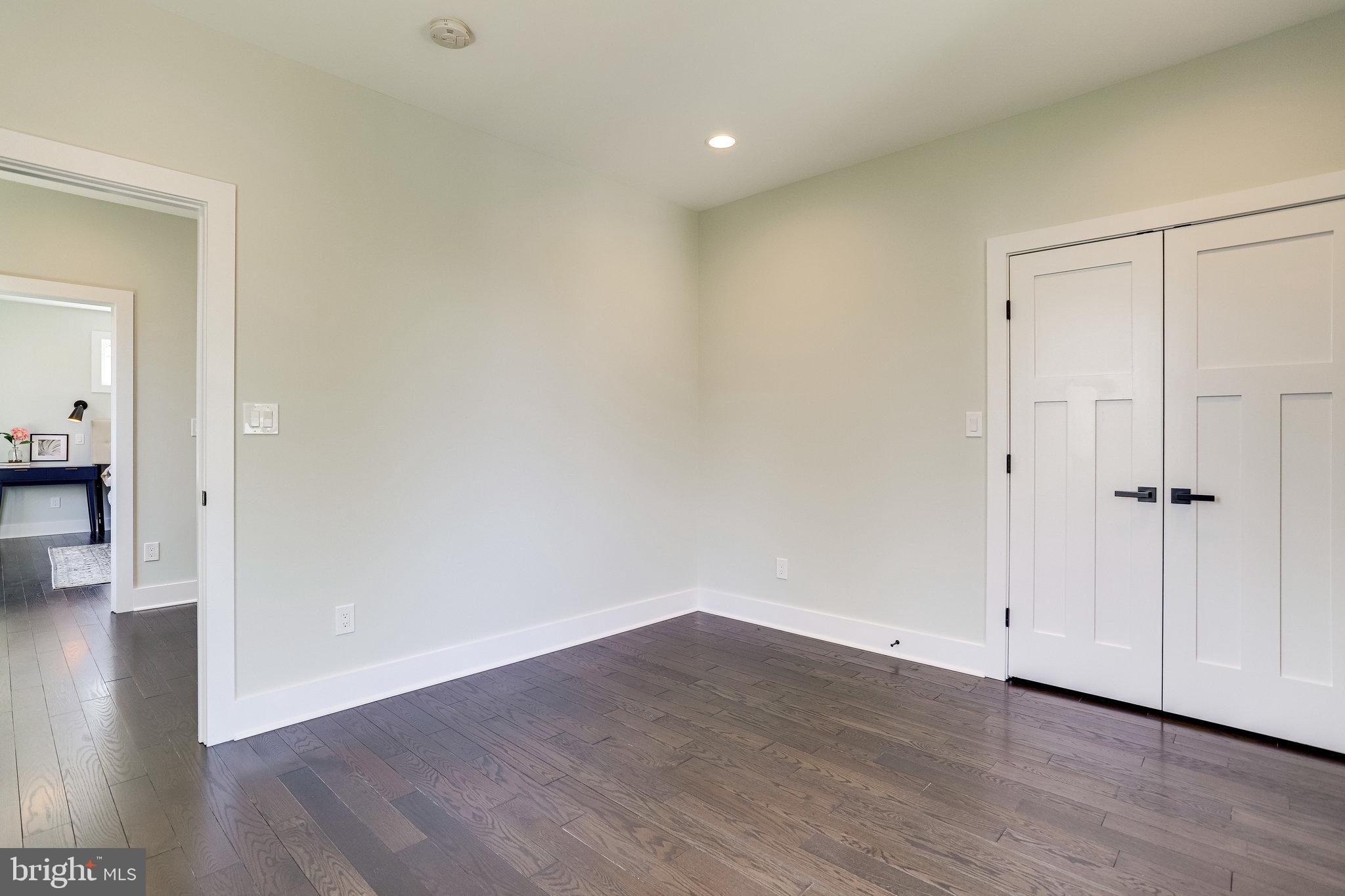 MADISON MANOR - Residential