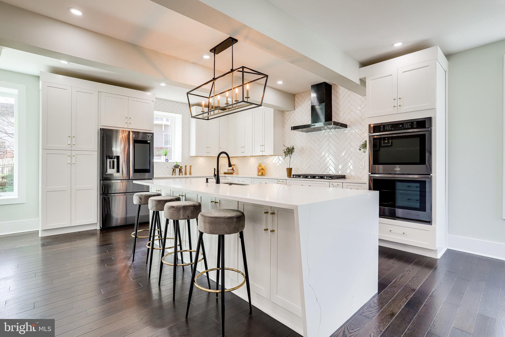 MADISON MANOR - Residential