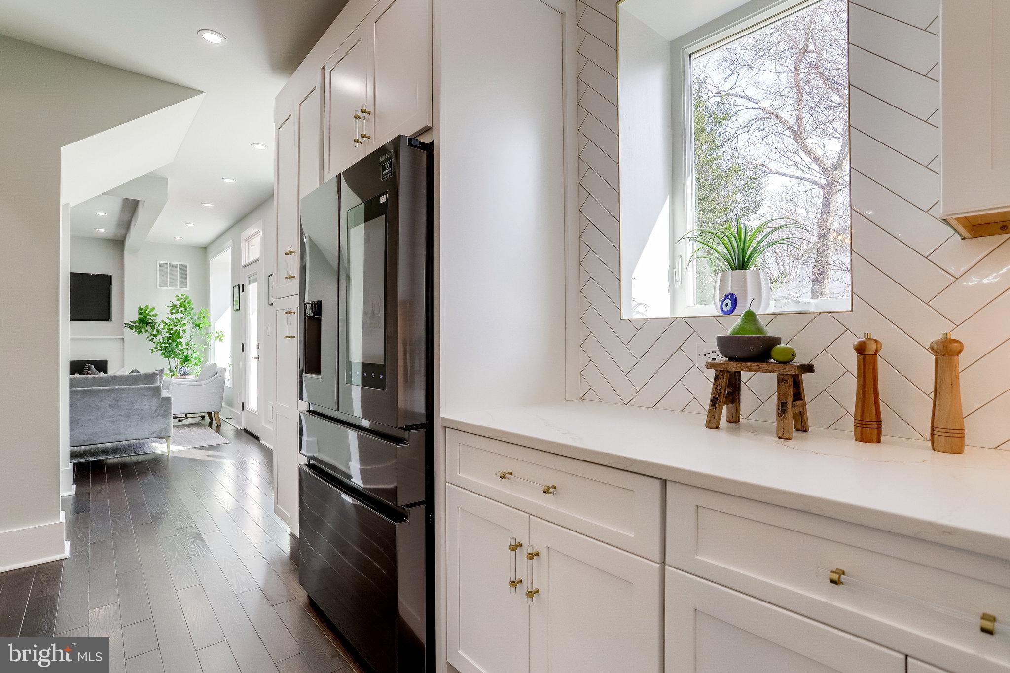 MADISON MANOR - Residential