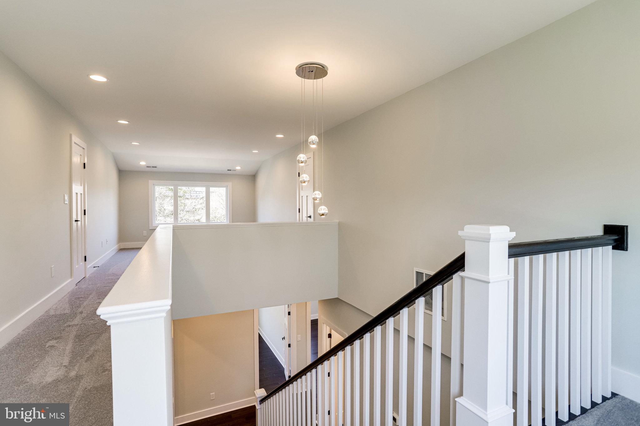 MADISON MANOR - Residential