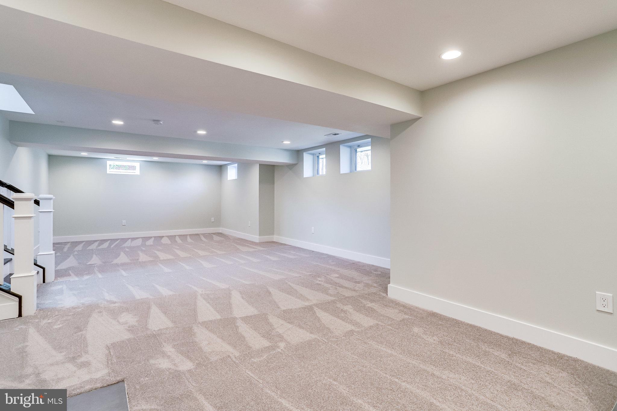 MADISON MANOR - Residential