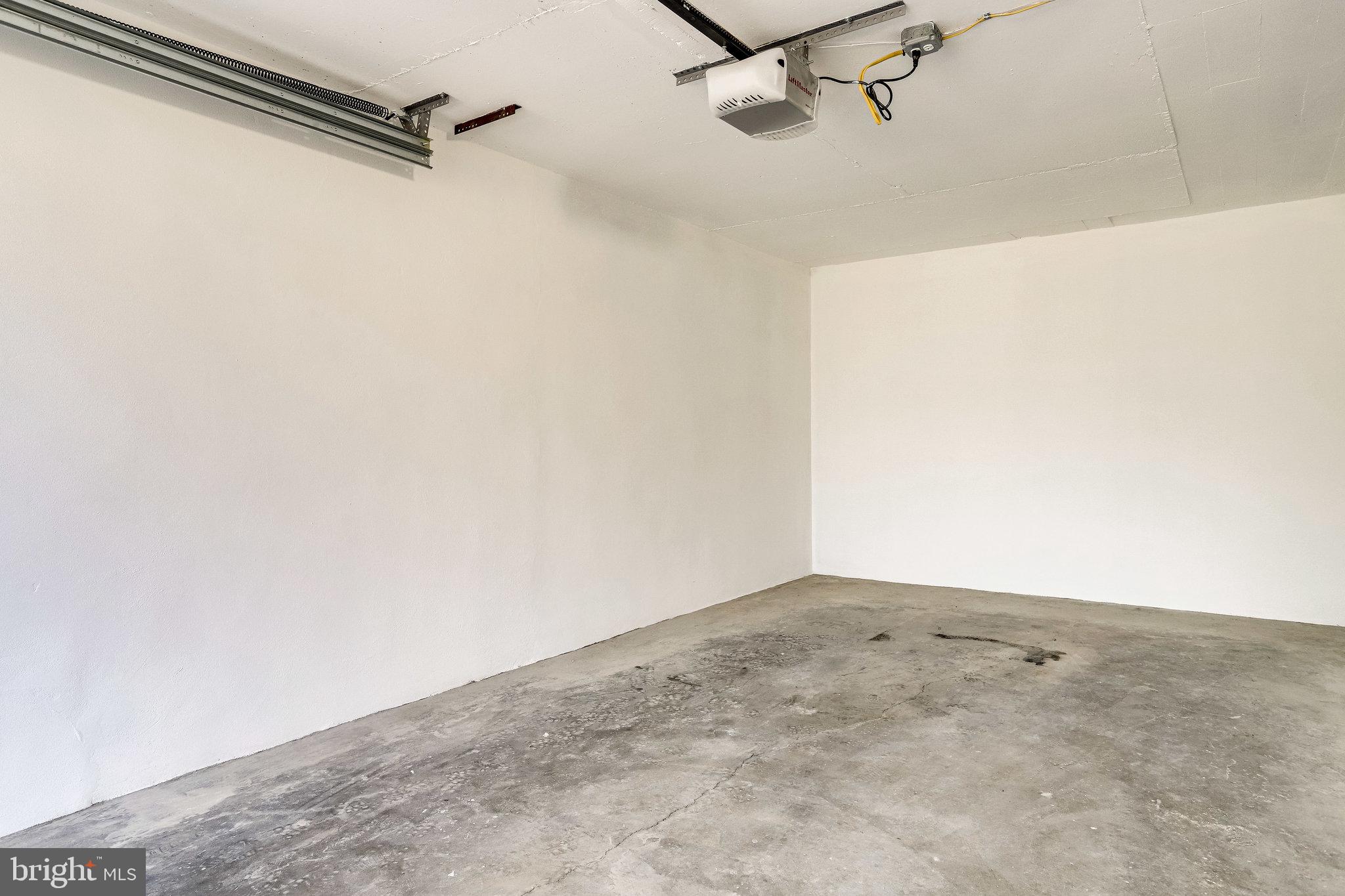 MADISON MANOR - Residential