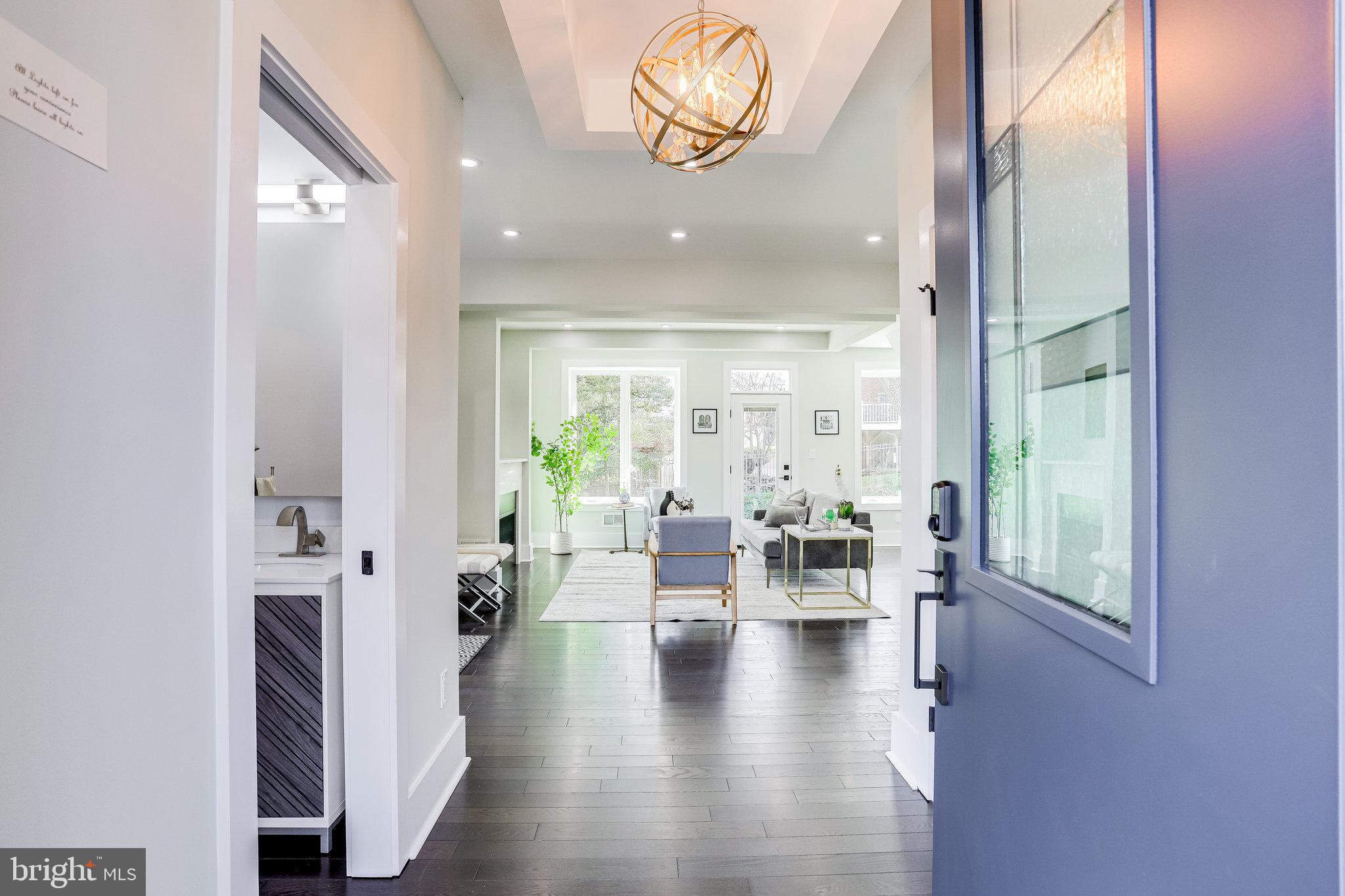 MADISON MANOR - Residential